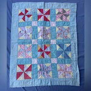 Vintage Handmade & Stitched Throw or Quilt Pinwheel Patchwork Baby Crib Blanket